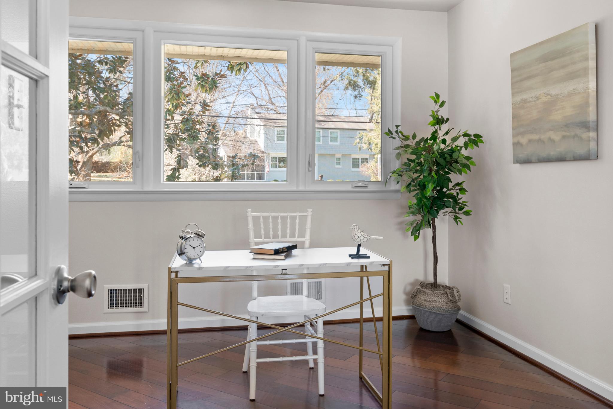 431 Ferry Point Road Annapolis, MD 21403 - Photo 17 of 37 Main Level Office