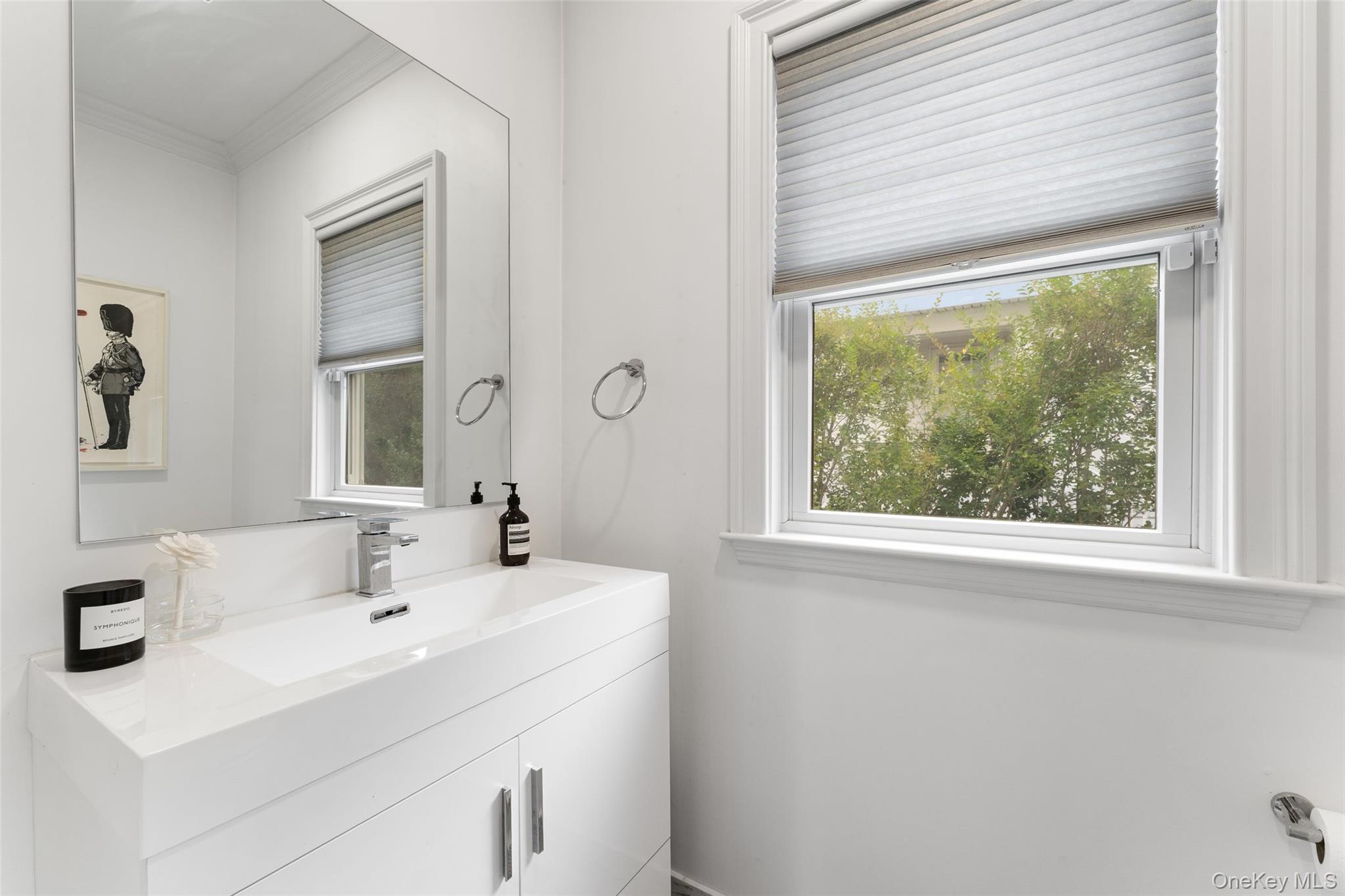 109 Lee Road Scarsdale, NY 10583 - Photo 15 of 33 Powder Room