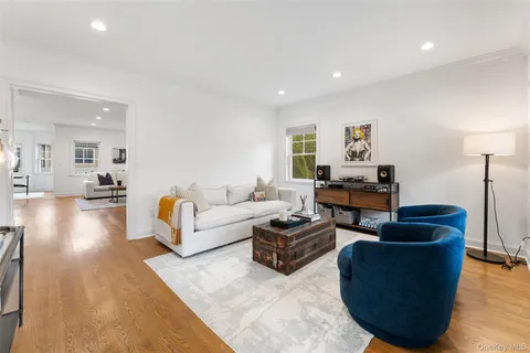 $2,095,000 | 109 Lee Road, Scarsdale, NY 10583