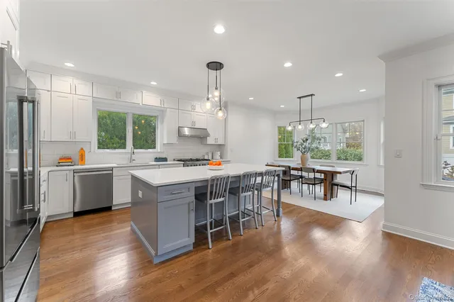 $2,095,000 | 109 Lee Road, Scarsdale, NY 10583