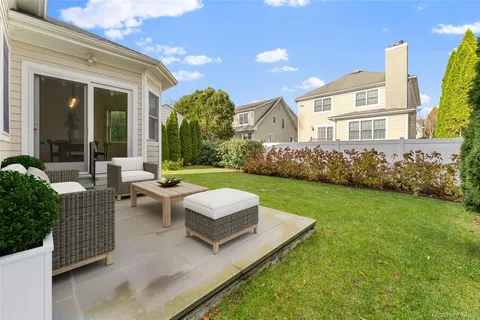 $2,095,000 | 109 Lee Road, Scarsdale, NY 10583