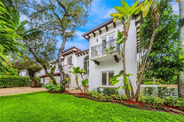 $3,975,000 | 5770 La Luneta Avenue, Miami, FL 33155