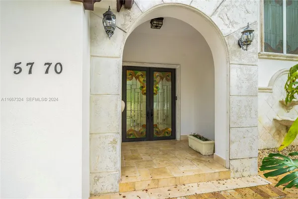 $3,975,000 | 5770 La Luneta Avenue, Miami, FL 33155
