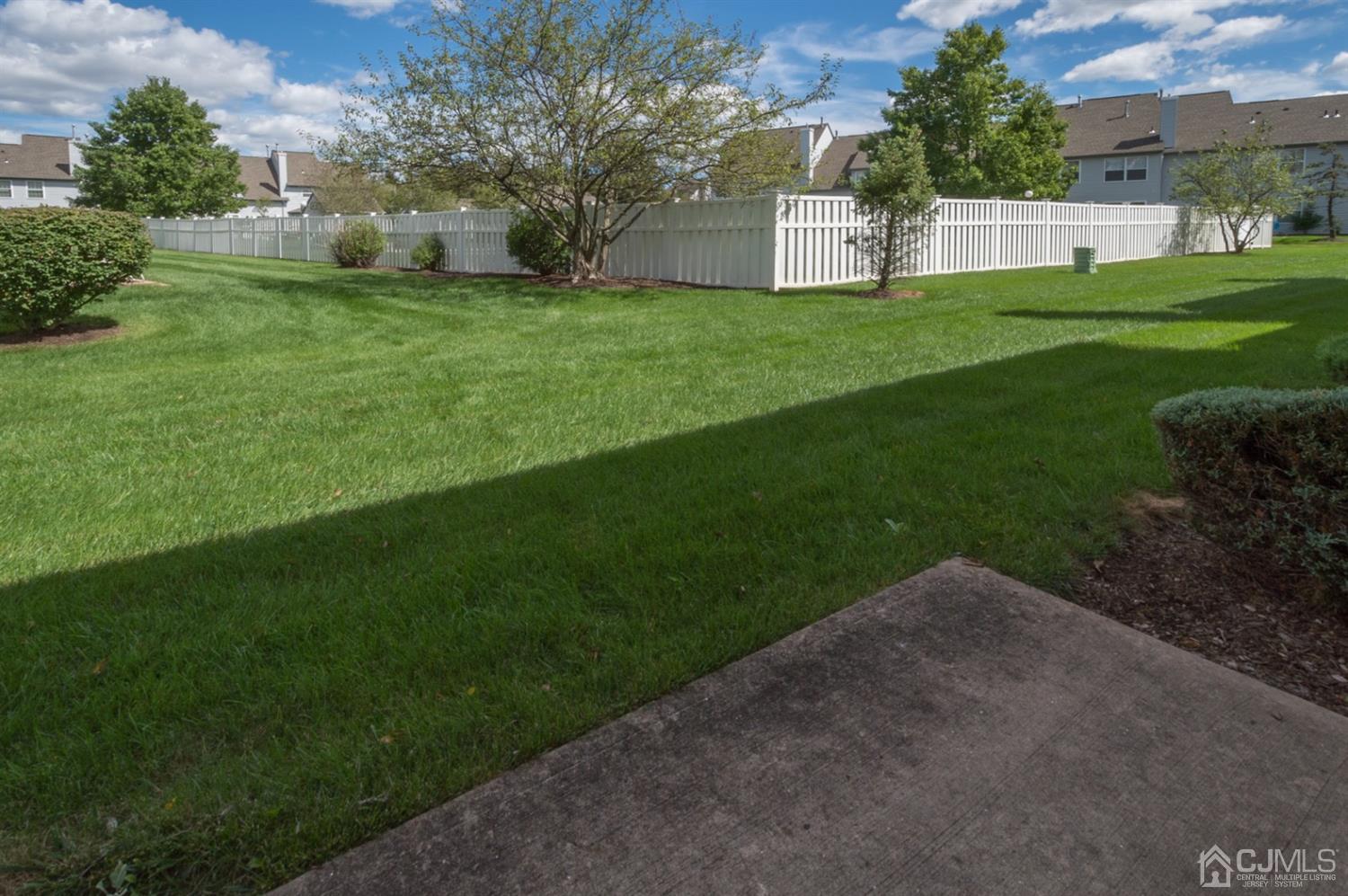 302 Pegasus Road Piscataway, NJ 08854 - Photo 25 of 27 a garden view