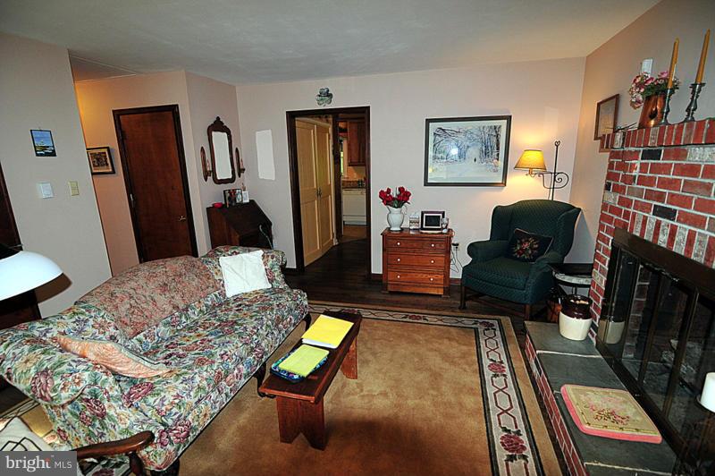 3199 Old Elk Neck Road Elkton, MD 21921 - Photo 20 of 26 Living Room
