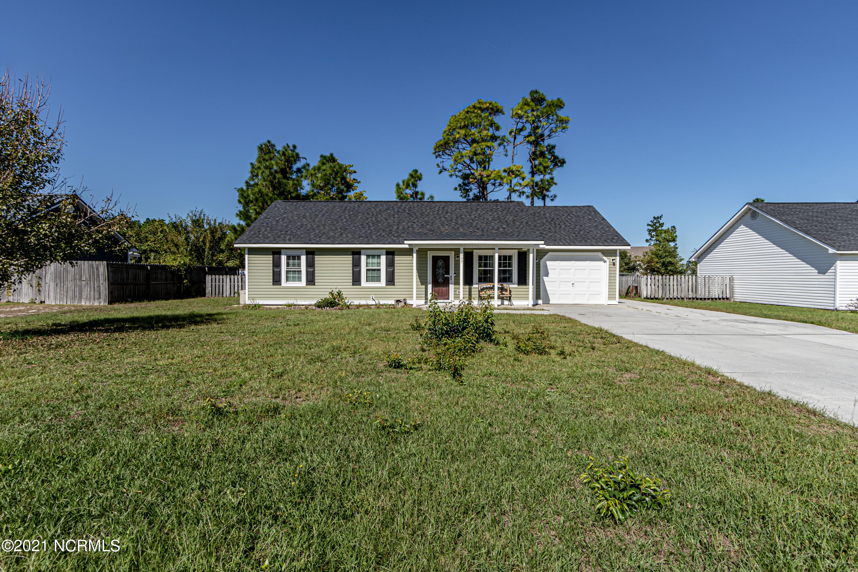 307 Crown Point Road Hubert, NC 28539 - Photo 1 of 41 FRONT