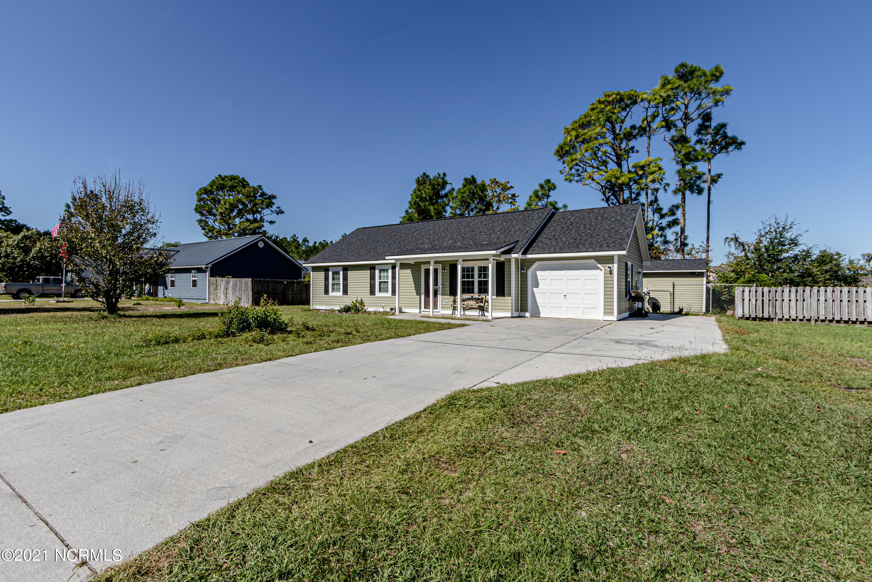 307 Crown Point Road Hubert, NC 28539 - Photo 2 of 41 RPowell_CrownPoint (2 of 3)