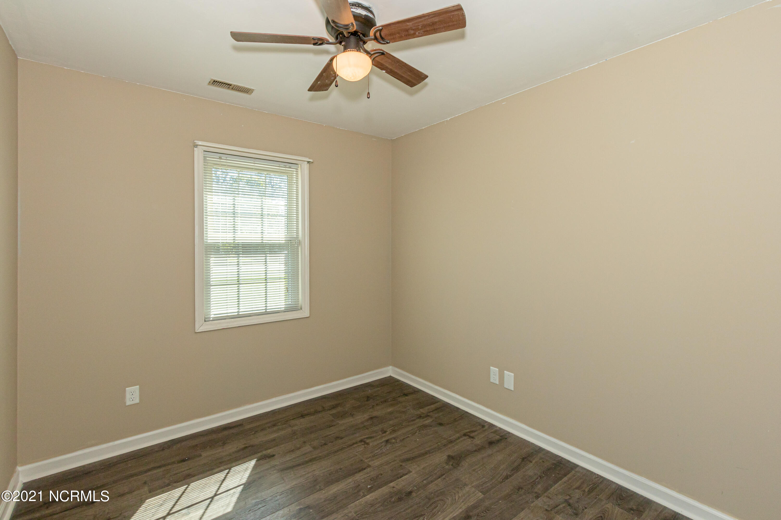 307 Crown Point Road Hubert, NC 28539 - Photo 27 of 41 RPowell_CrownPoint (27 of 40)