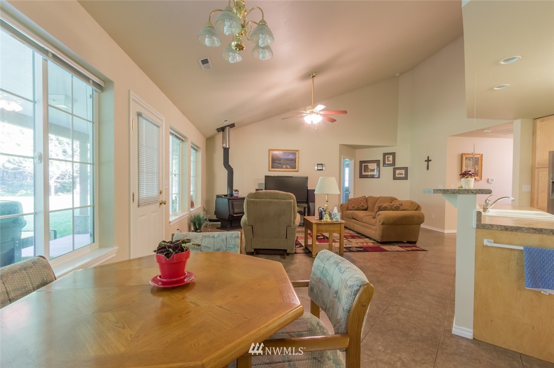 8460 Silver Lake Road Maple Falls, WA 98266 - Photo 8 of 22