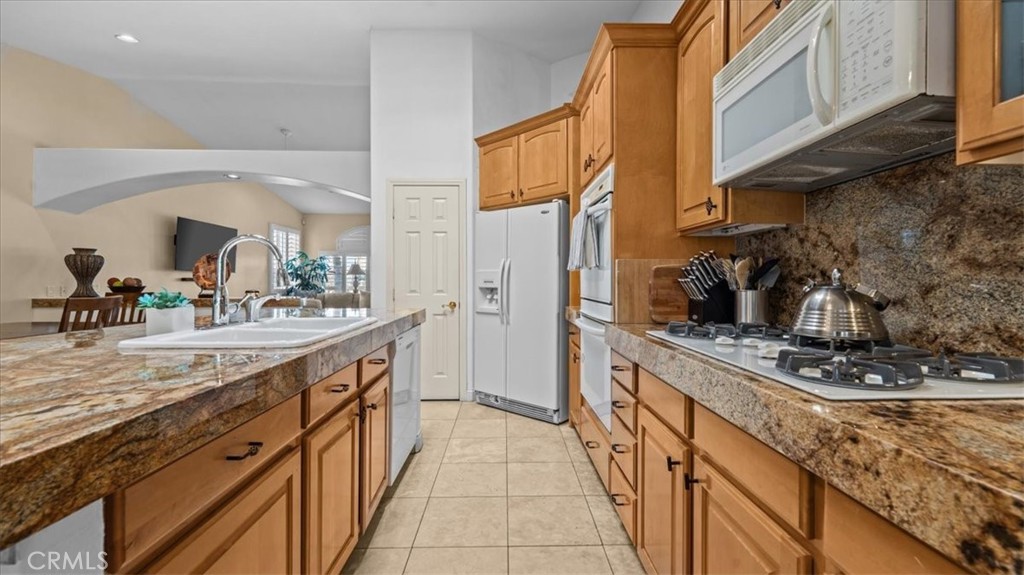 71569 Sahara Road Rancho Mirage, CA 92270 - Photo 13 of 51 Kitchen 4