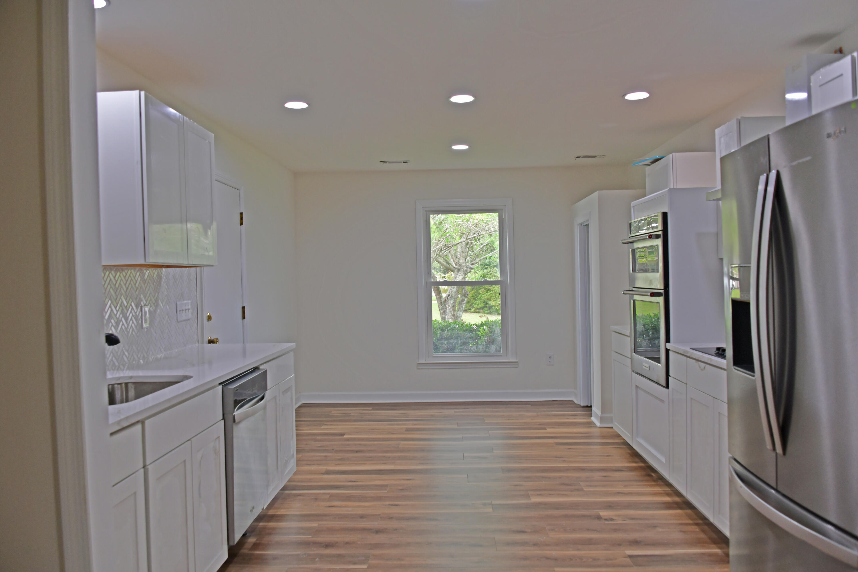 1101 Stuart Drive Moncks Corner, SC 29461 - Photo 5 of 21 Stuart Dr kitchen 1