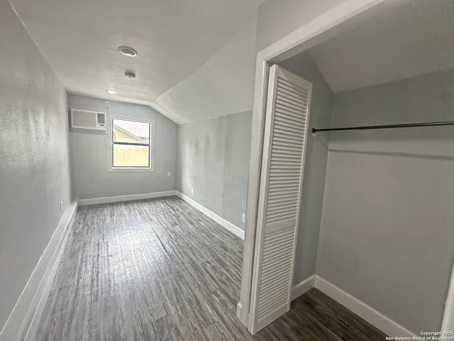 $1,195 | 7550 Oak Chase, Unit 3, San Antonio, TX 78239