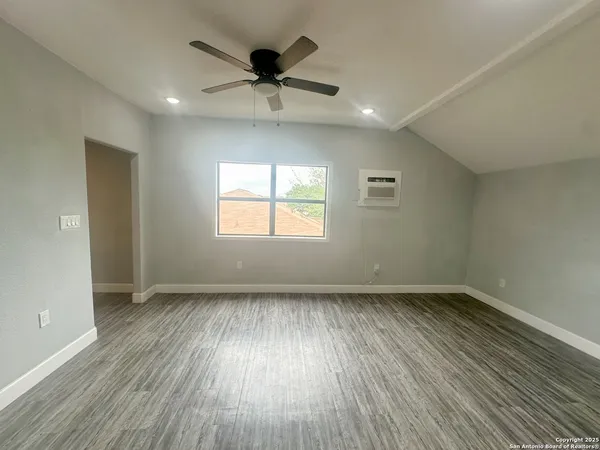 $1,195 | 7550 Oak Chase, Unit 3, San Antonio, TX 78239