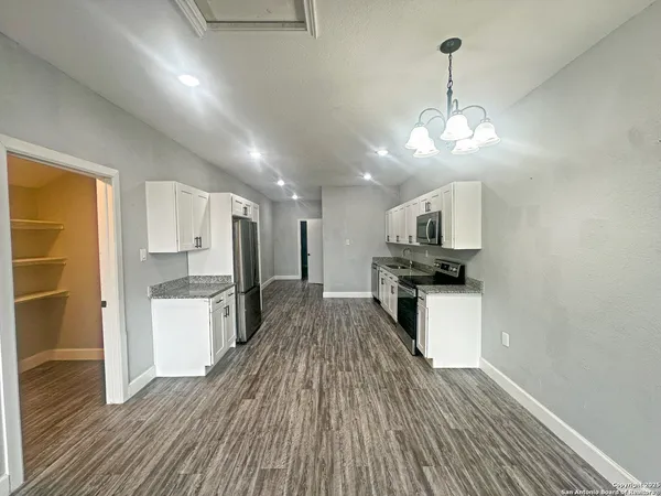 $1,195 | 7550 Oak Chase, Unit 3, San Antonio, TX 78239