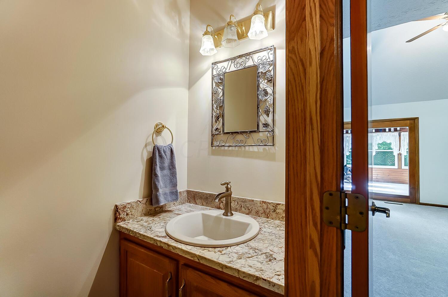 667 Ridenour Road Columbus, OH 43230 - Photo 25 of 66