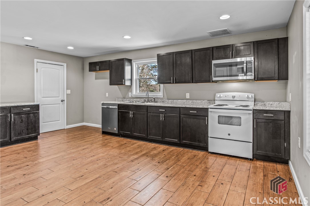 5070 Sandy Creek Road Madison, GA 30650 - Photo 6 of 48