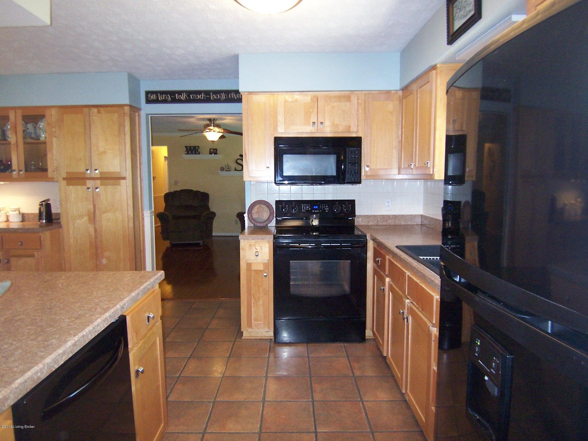 5874 Springfield Road Bardstown, KY 40004 - Photo 13 of 44 10