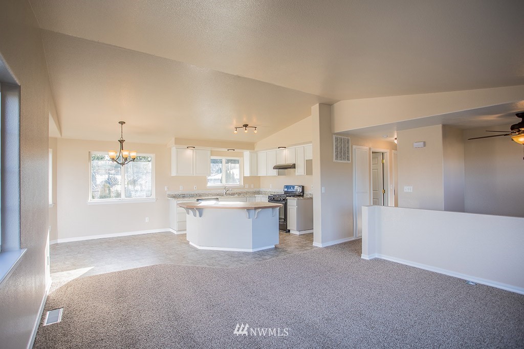 7294 East Raintree Lane Port Orchard, WA 98366 - Photo 3 of 23