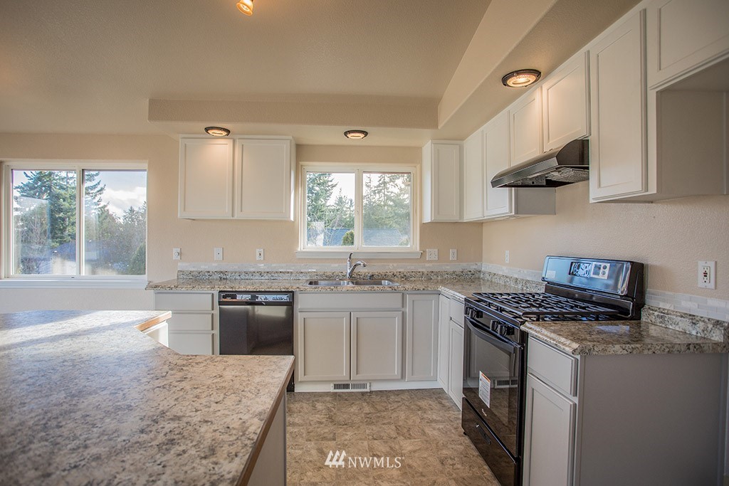 7294 East Raintree Lane Port Orchard, WA 98366 - Photo 6 of 23