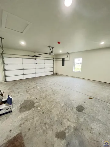 $279,900 | 206 Hickory Street, Americus, KS 66835