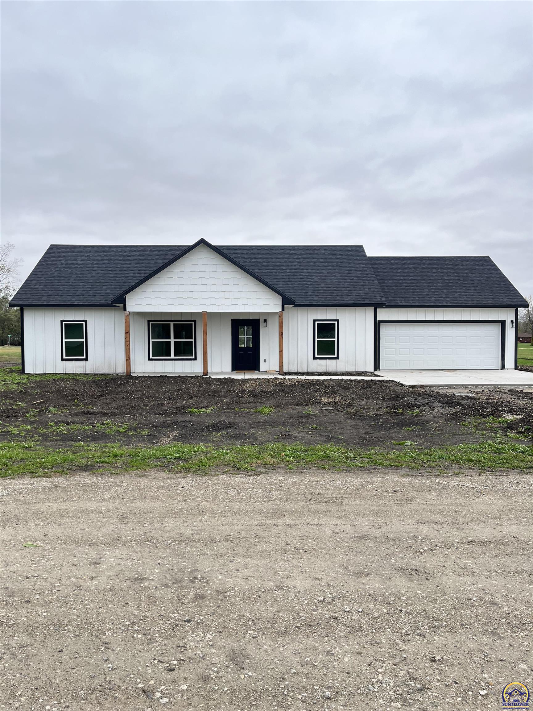 206 Hickory Street Americus, KS 66835 - Photo 3 of 36