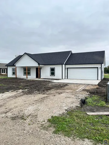 $279,900 | 206 Hickory Street, Americus, KS 66835