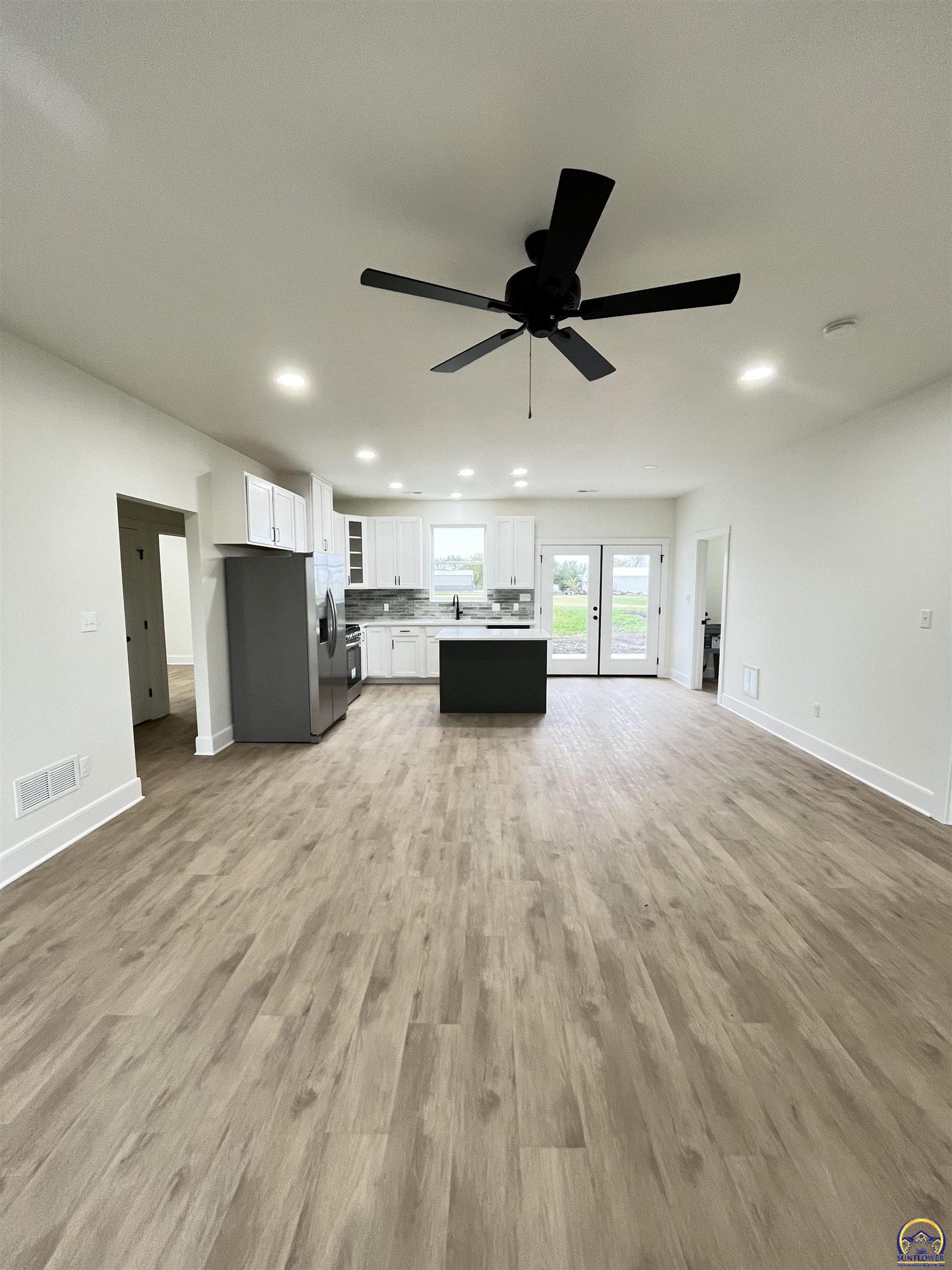 206 Hickory Street Americus, KS 66835 - Photo 7 of 36