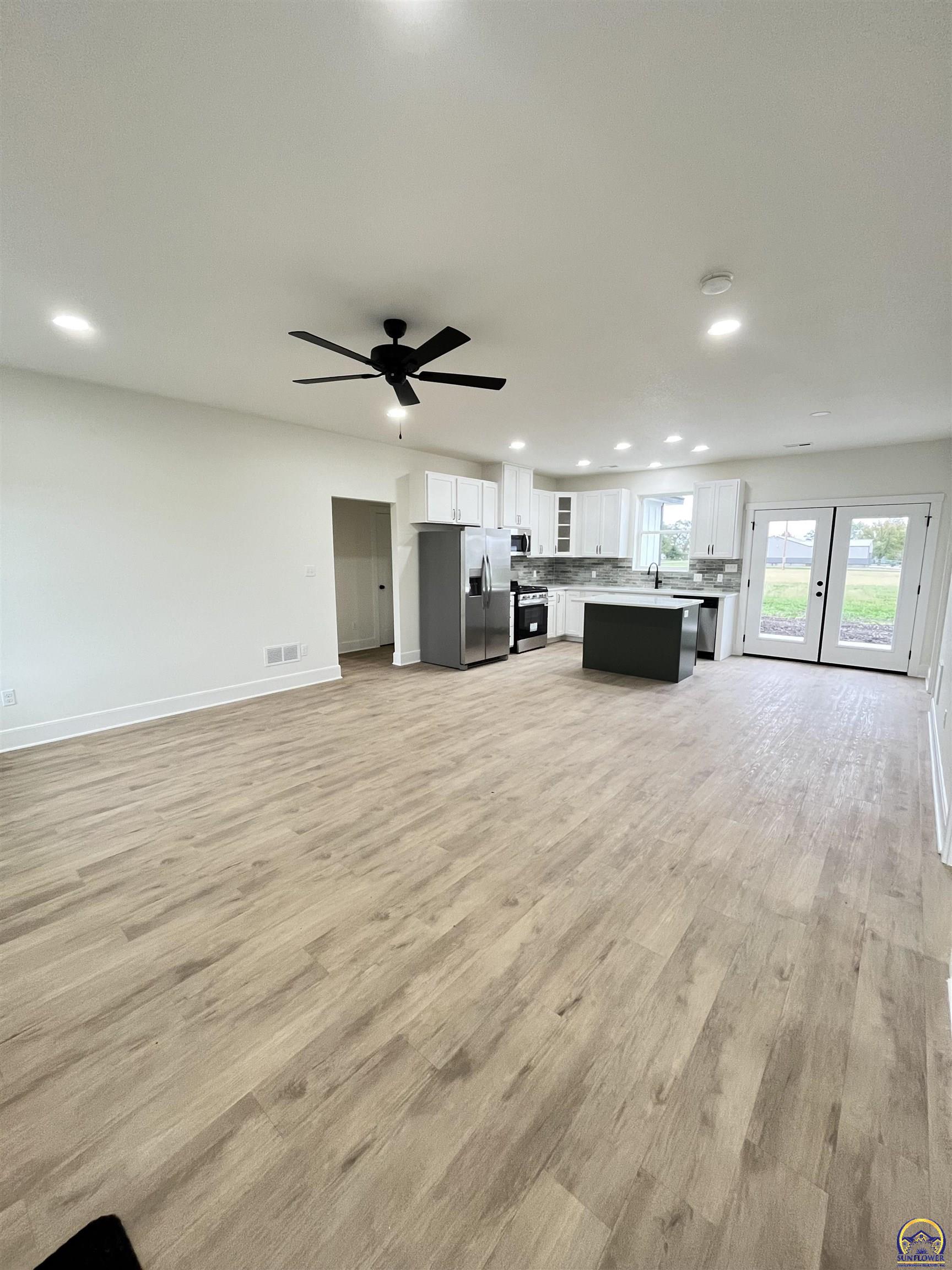 206 Hickory Street Americus, KS 66835 - Photo 8 of 36