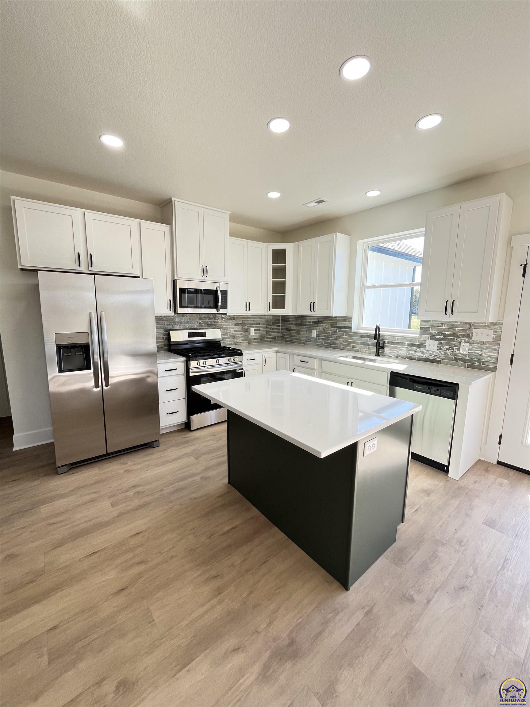 206 Hickory Street Americus, KS 66835 - Photo 9 of 36