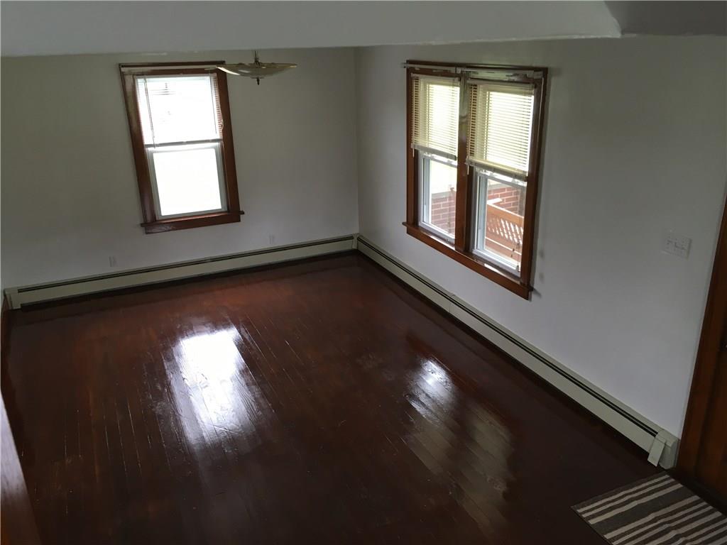 224 McConnell Road Mount Pleasant, PA 15666 - Photo 7 of 23 Living Room