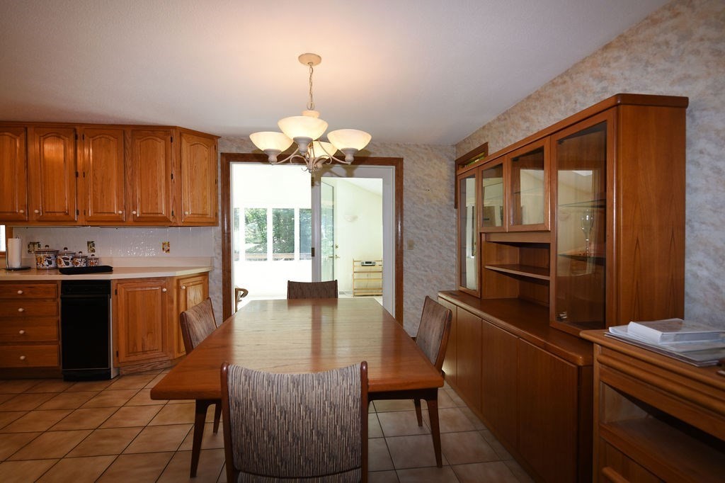 212 Spruce Way Hanover, MA 02339 - Photo 5 of 42