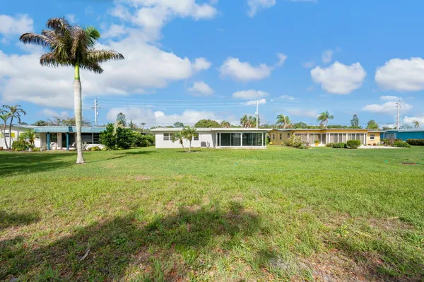 $2,300 | 3041 Southeast Morningside Boulevard, Port St. Lucie, FL 34952