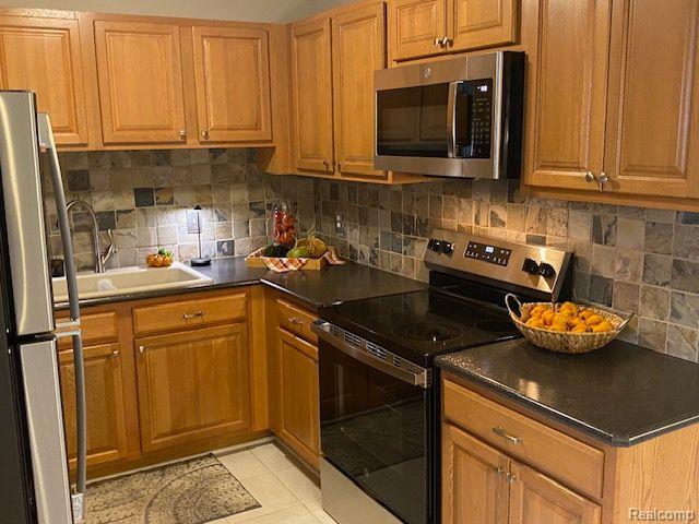 2377 Walton Boulevard, Unit 12 Rochester Hills, MI 48309 - Photo 7 of 23
