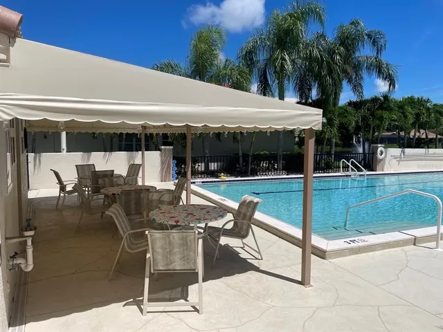 $2,299 | 4504 Deer Trail Boulevard, Sarasota, FL 34238