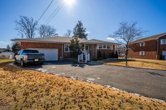 $670,000 | 1015 Georgian Drive, Linden, NJ 07036