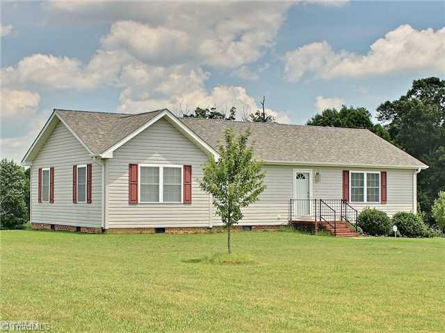 7653 Salem Chapel Road Walnut Cove, NC 27052 - Photo 1 of 16 Exterior Front.