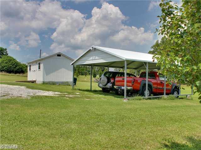 7653 Salem Chapel Road Walnut Cove, NC 27052 - Photo 2 of 16 Outbuilding.