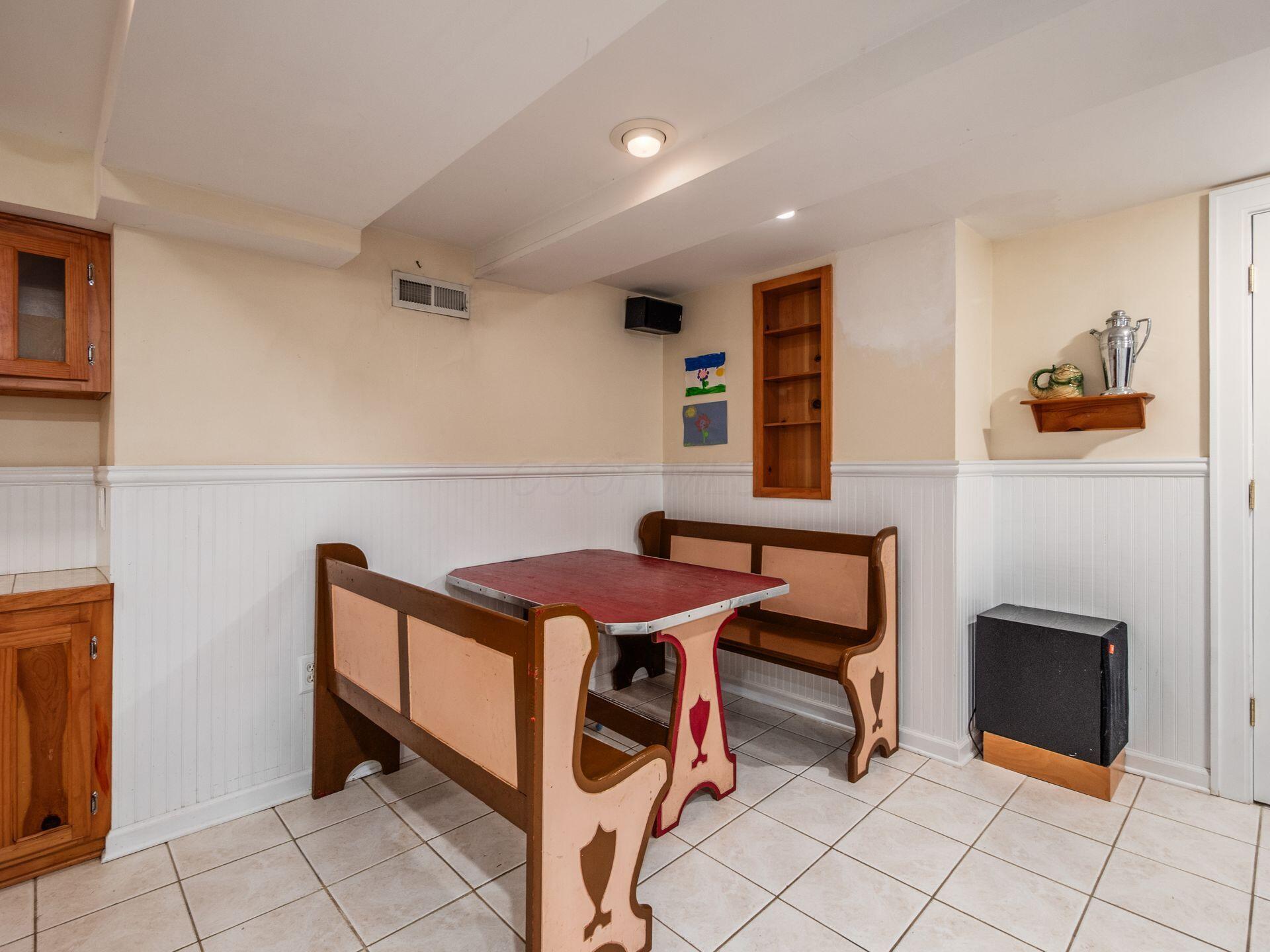 2424 Sherwood Road Bexley, OH 43209 - Photo 48 of 92 LL Rec Room