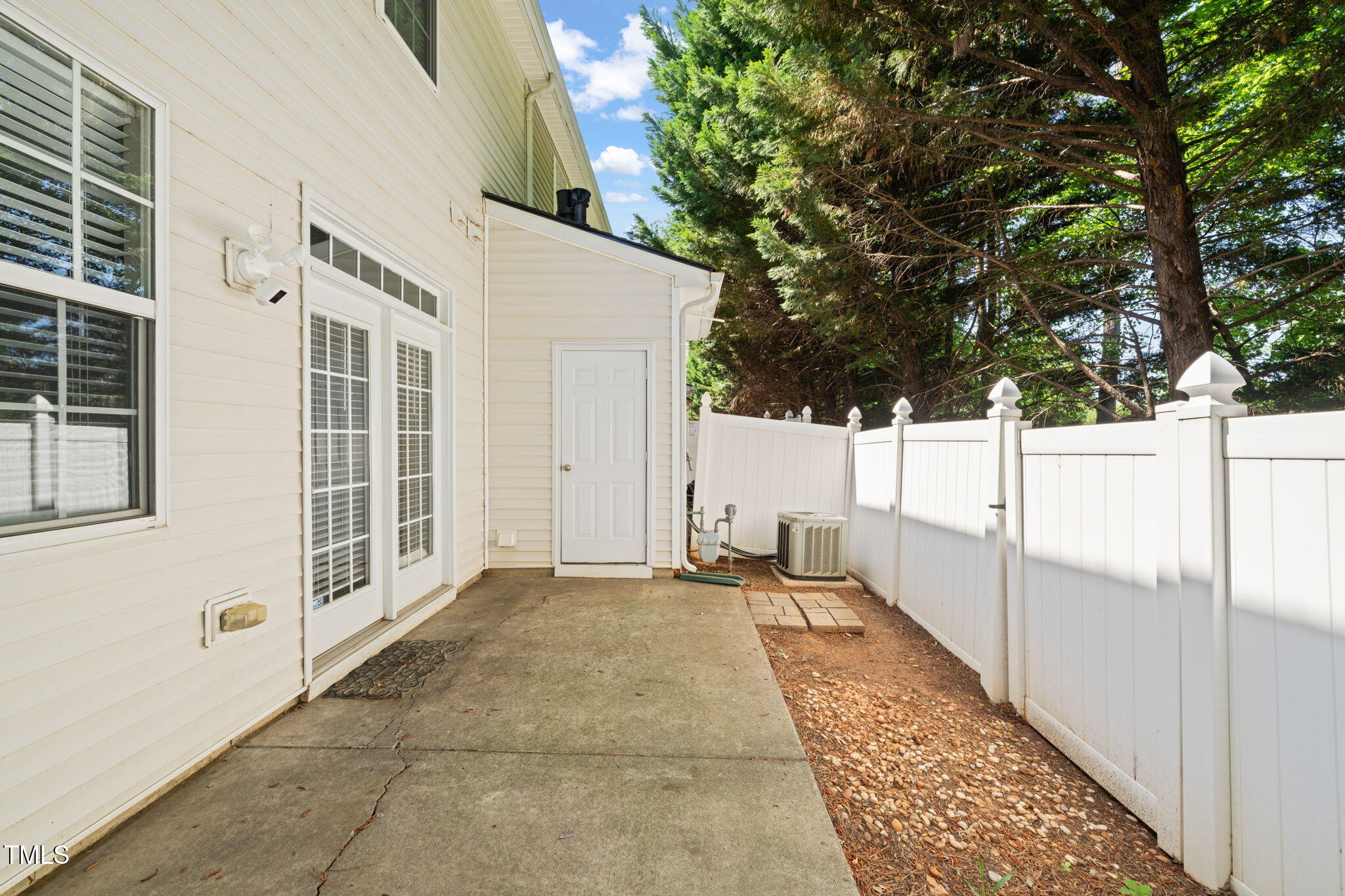 8253 Martello Lane Raleigh, NC 27613 - Photo 26 of 30 29-web-or-mls-untitled-33
