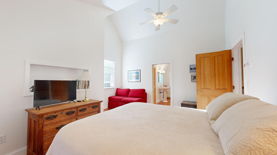 29 Boulder Hill Road Tenants Harbor, ME 04860 - Photo 59 of 90 2nd Floor Bedroom Suite # 2