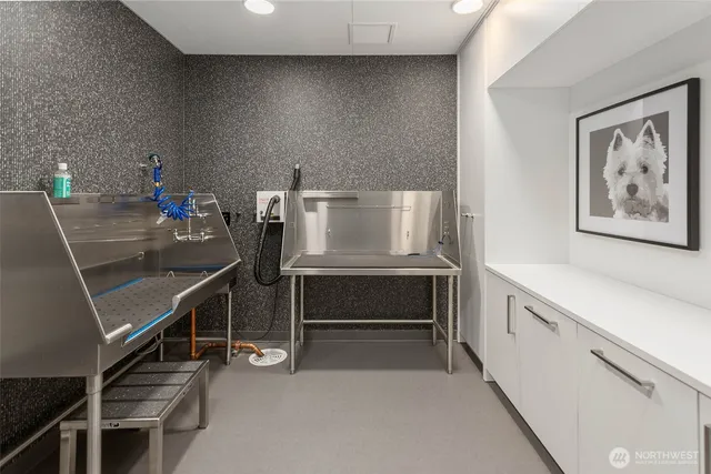 $699,000 | 121 Stewart Street, Unit 1601, Seattle, WA 98101