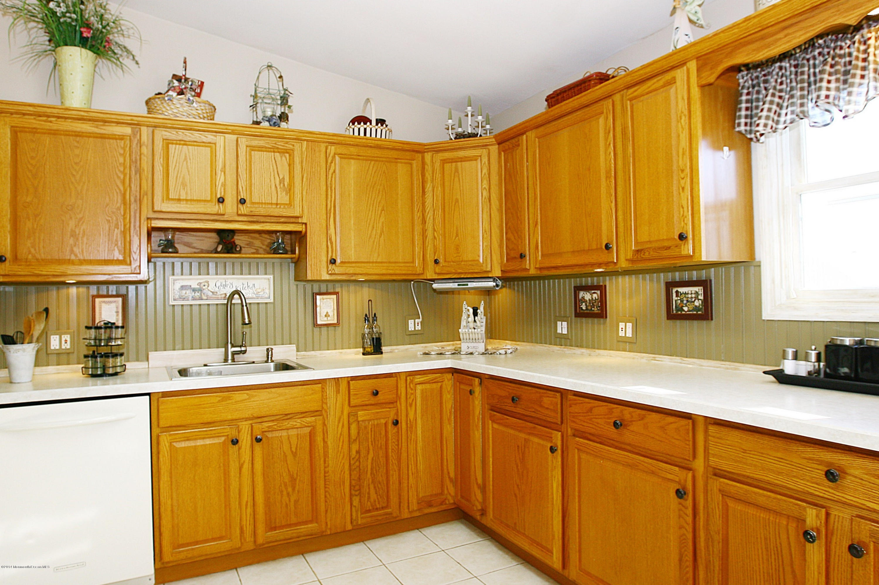 9 Mabaline Road Old Bridge, NJ 08857 - Photo 6 of 21 010_Kitchen