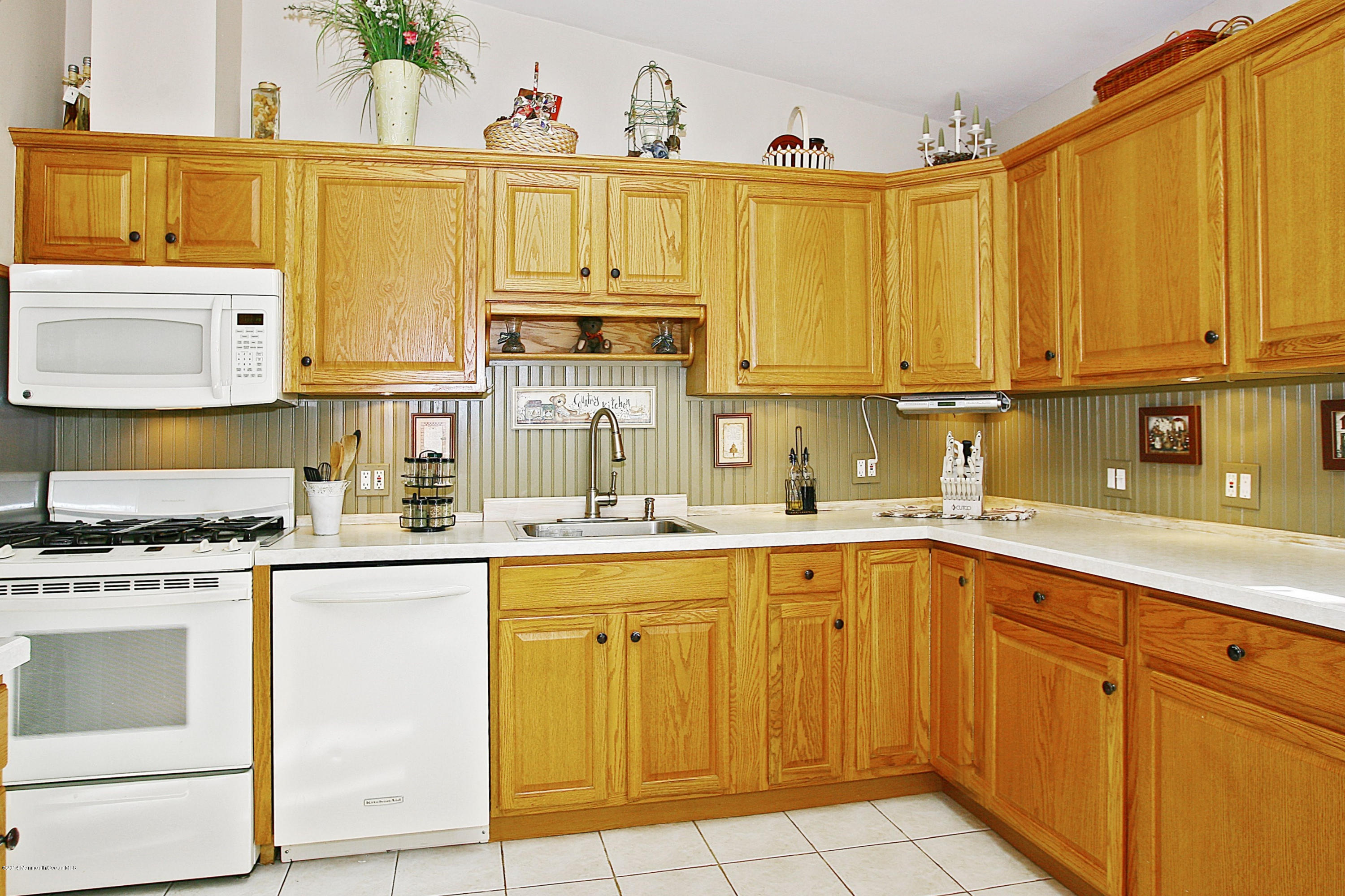 9 Mabaline Road Old Bridge, NJ 08857 - Photo 7 of 21 011_Kitchen