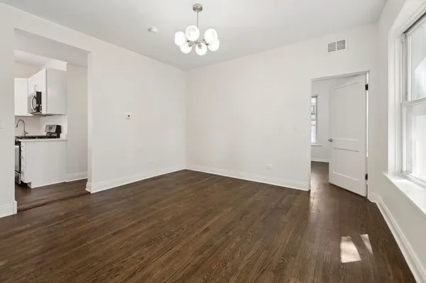 $3,200 | 1340 West Hollywood Avenue, Unit 1, Chicago, IL 60660
