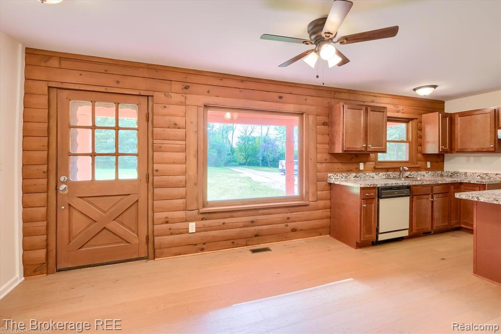 1077 Hadley Road Lapeer, MI 48446 - Photo 14 of 61