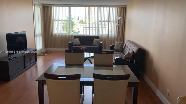 $2,150 | 3180 South Ocean Drive, Unit 318, Hallandale Beach, FL 33009