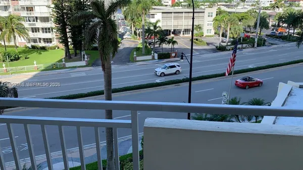 $2,150 | 3180 South Ocean Drive, Unit 318, Hallandale Beach, FL 33009
