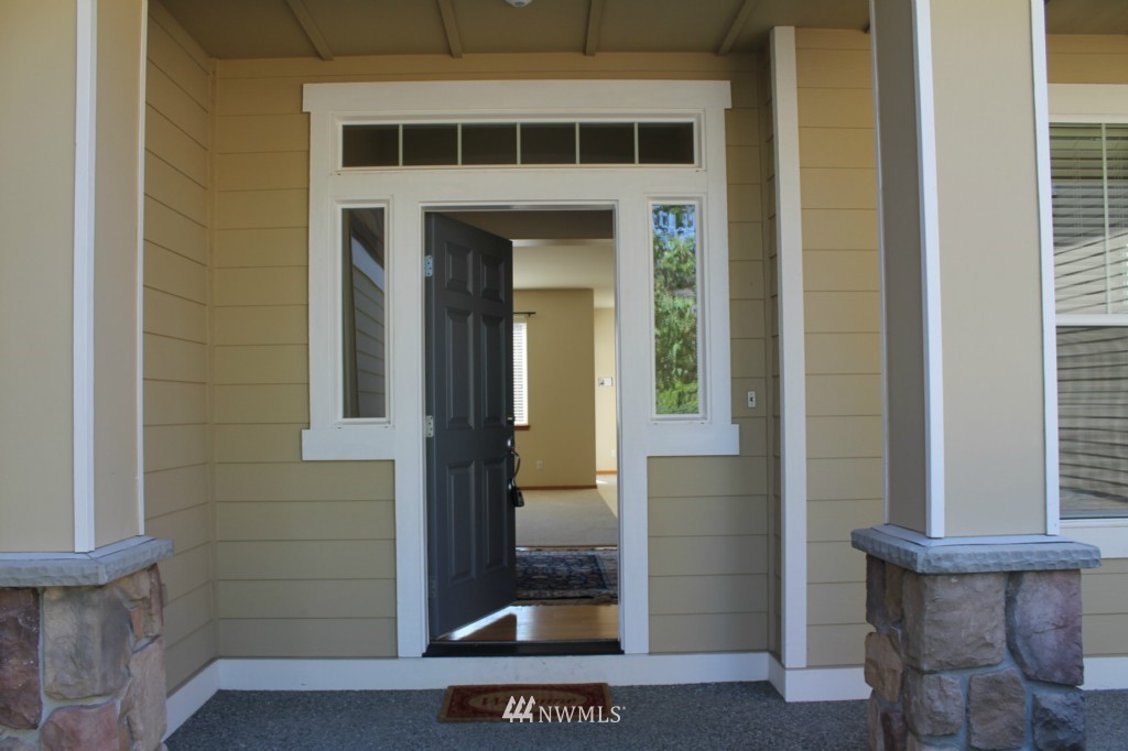 181 Nile Place Northeast Renton, WA 98059 - Photo 2 of 19