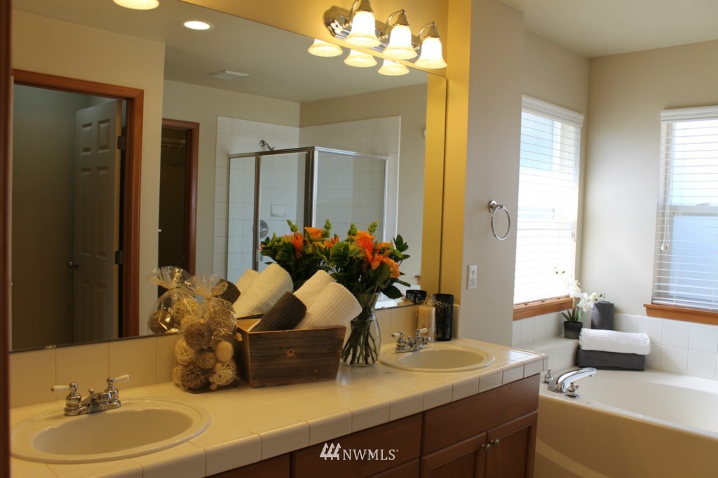 181 Nile Place Northeast Renton, WA 98059 - Photo 13 of 19