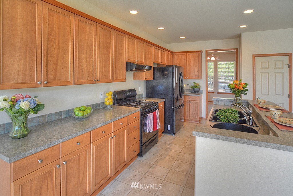 181 Nile Place Northeast Renton, WA 98059 - Photo 7 of 19